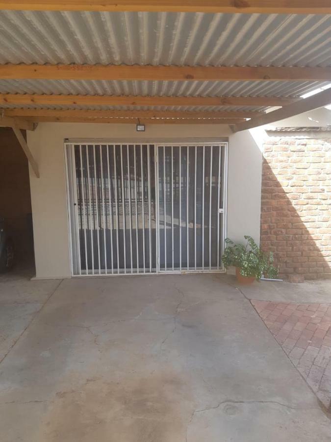 Rest4Sure Apartment Ashton Luaran gambar